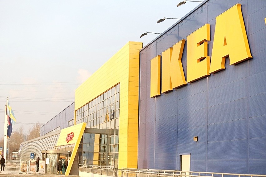 Sklep IKEA w Katowicach ma tradycyjną formę. To hipermarket...