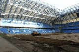 Zdejmowanie murawy na stadionie w Poznaniu (zdjęcia)
