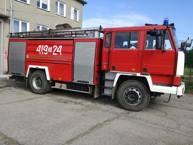 Do pożaru drewnianego domu jednorodzinnego doszło w miejscowości Nurzec około godz. 7. Na miejsce udały się zastępy z KSRG OSP Boćki.