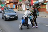 Zakopane. Pieszym nie chce się iść do przejścia podziemnego [ZDJĘCIA]