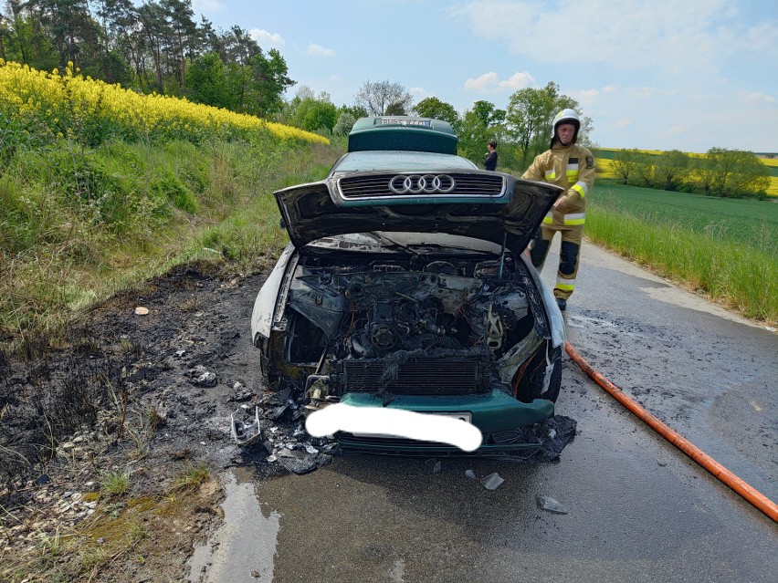 Kolejne auto stanęło w płomieniach na Dolnym Śląsku. Interweniowali strażacy [ZDJĘCIA]