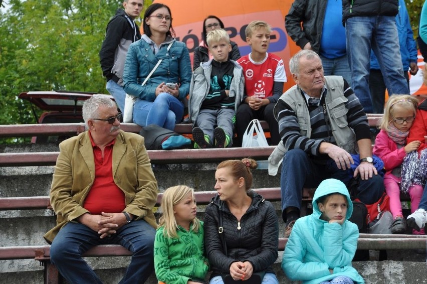 Biegacze z powiatu szydłowieckiego rywalizowali w lekkoatletycznym memoriale w Skarżysku