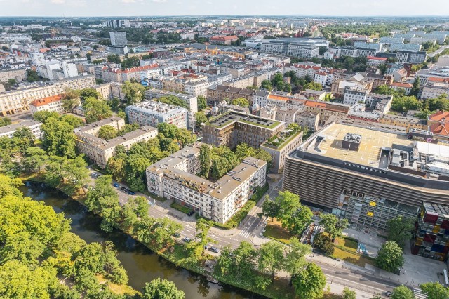 W nowym budynku przy Renomie znajdzie się m.in. wewnętrzny dziedziniec i zielony dach ze strefą wypoczynku. Budowa ma zakończyć się w 2024 roku