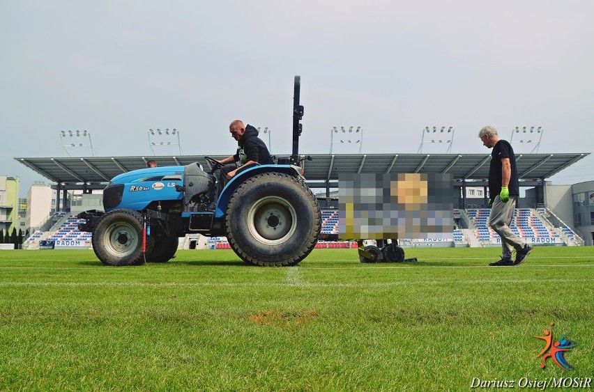 Gardenia Sport rozpoczęła układanie kabli grzewczych pod murawą stadionu Miejskiego Ośrodka Sportu i Rekreacji w Radomiu (ZDJĘCIA)