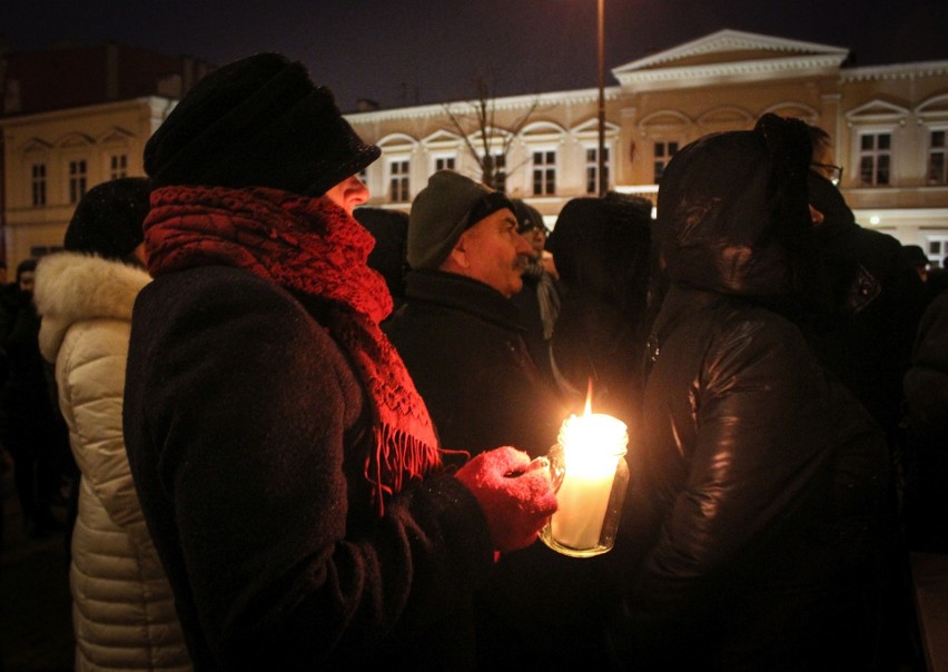 Lubelska pikieta w obronie sędziów. „Obywatele, otwórzcie wreszcie oczy". Zobacz zdjęcia