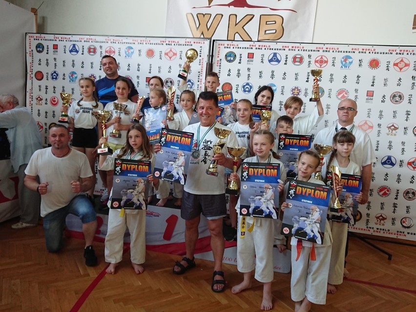 Albert Malik najlepszy w Nowej Szarzynie na turnieju karate. Kolejny sukces skarżyskiego klubu [ZDJĘCIA]  