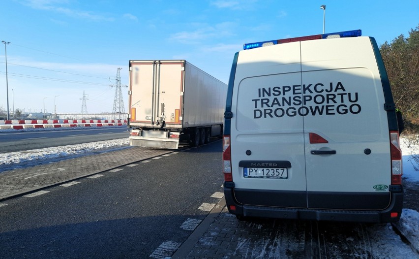 Kierowca łotewskiej ciężarówki posługiwał się w tachografie...