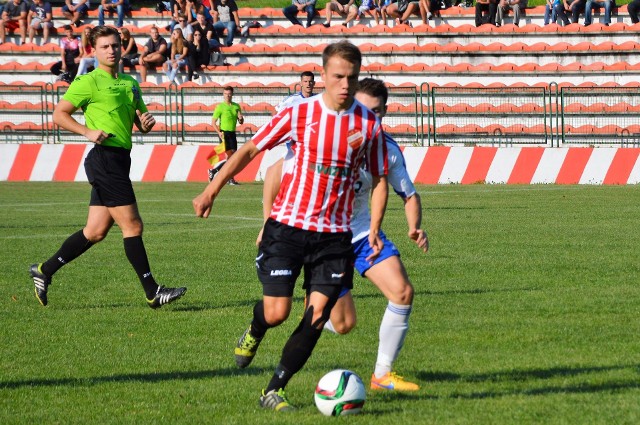 Piłkarze Beskidu Andrychów nie mogą tracić punktów na własnym boisku, więc w konfrontacji przeciwko Olkuszowi interesuje ich tylko zwycięstwo.