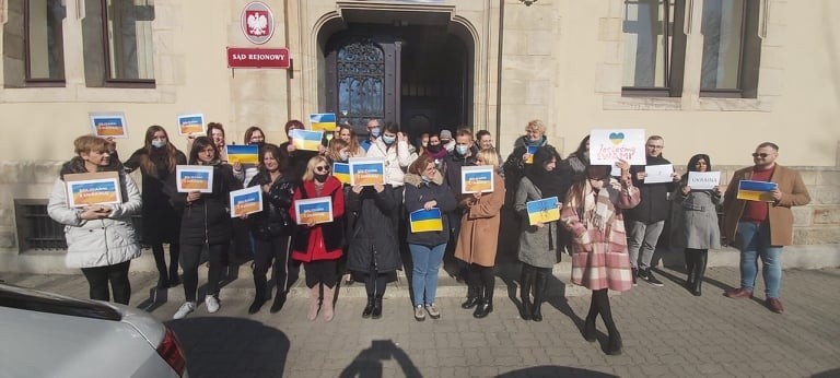 Pracownicy Sądu Rejonowego w Inowrocławiu solidarni z Ukrainą [zdjęcia] 