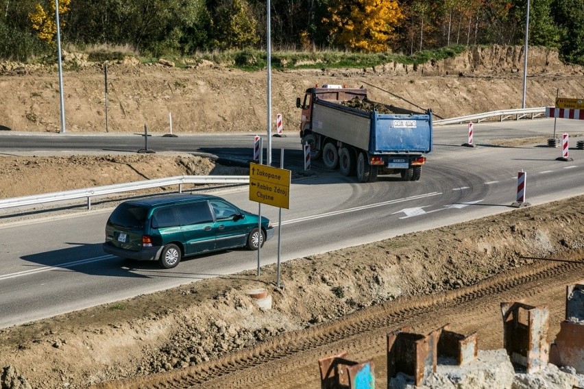 Budowa zakopianki. Kierowcy już jadą po fragmencie nowej trasy [ZDJĘCIA]