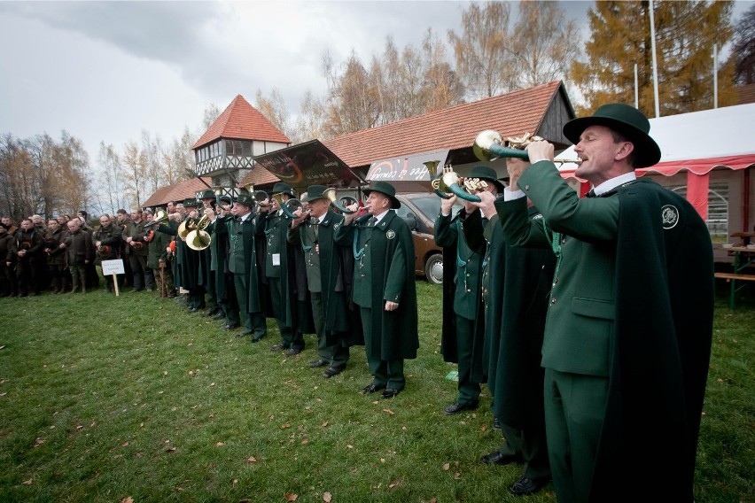 Wojewoda łódzki tworzy oddziały myśliwych z policjantów i...