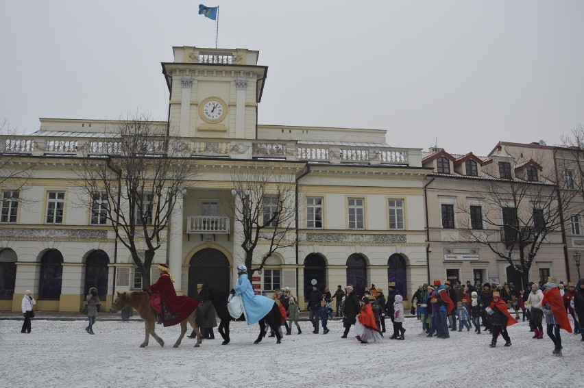 Orszak Trzech Króli 2016 w Łowiczu (Zdjęcia)