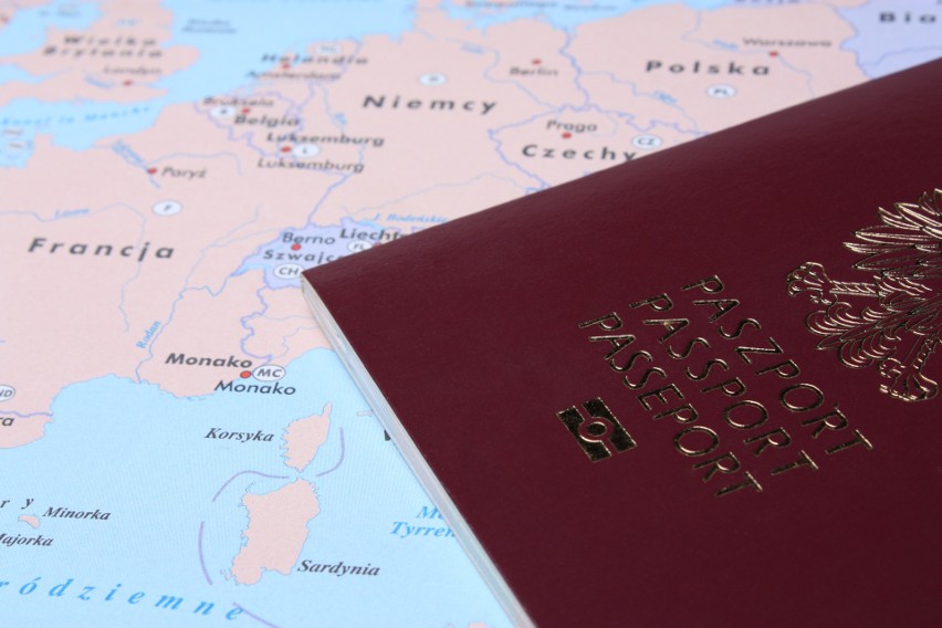 Po zmianie nazwiska paszport ze starymi danymi jest ważny...