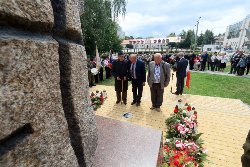 Obchody rocznicy tragedii wołyńskiej w Lublinie. Zobacz na zdjęciach