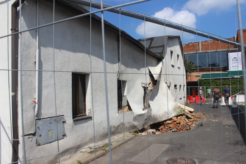 Zawaliła się ściana restauracji Kurna Chata w Tarnowskich...
