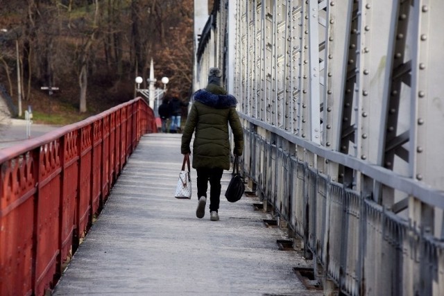 Zabytkowy most w Krośnie Odrzańskim ma zostać podniesiony. Czekamy jednak najpierw na most tymczasowy na Odrze.