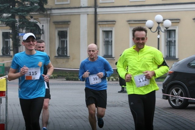 250 biegaczy na starcie Półmaratonu w Wodzisławiu Śląskim [ZDJĘCIA]