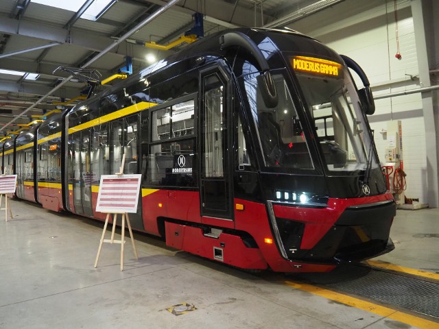 Moderus jest nadłuższym tramwajem, jaki kursował dotąd po Łodzi.