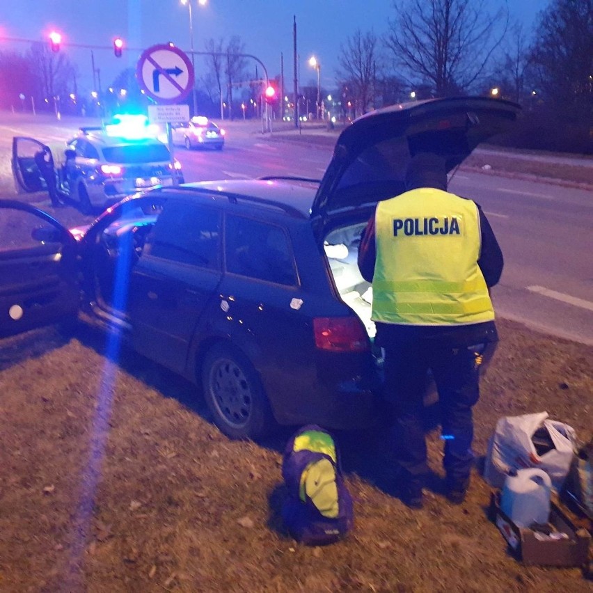 Policjanci zatrzymali audi na ul. Lodowej przed...