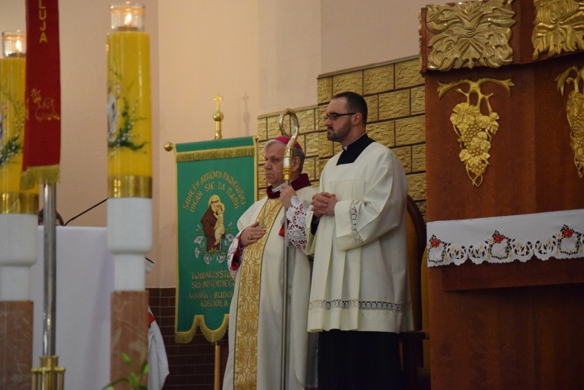 Msza święta w kościele Wniebowstąpienia Pańskiego w...