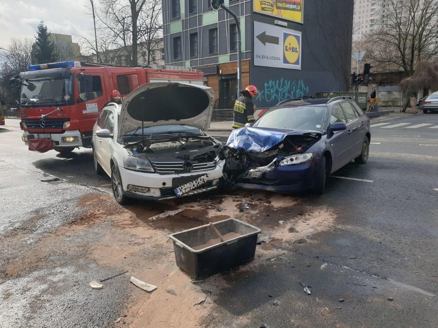 Groźny wypadek na skrzyżowaniu ul. Sienkiewicza i ul. Orlej ZDJĘCIA
