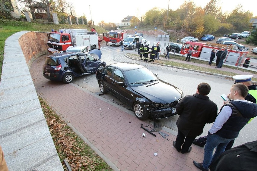 Wypadek koło cmentarza w Tumlinie. Są ranni 