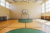 Szkoła podstawowa nr 3 w Namysłowie ma już do dyspozycji wyremontowaną salę gimnastyczną. Po remoncie prezentuje się bardzo nowocześnie