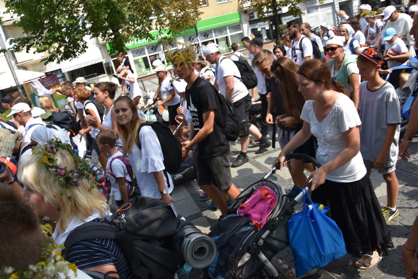 Pielgrzymka Dominikańska dotarła z Krakowa na Jasną Górę ZDJĘCIA Zmęczeni, ale bardzo radośni 