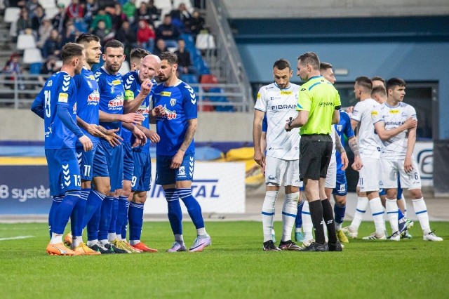 Piłkarze i kibice Sandecji Nowy Sącz w tym sezonie mają powody do niepokoju