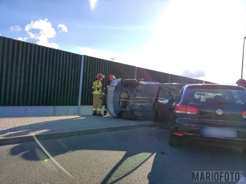 Kolizja pod Opolem. Zderzenie dwóch volkswagenów w Zawadzie niedaleko centrum Turawa Park