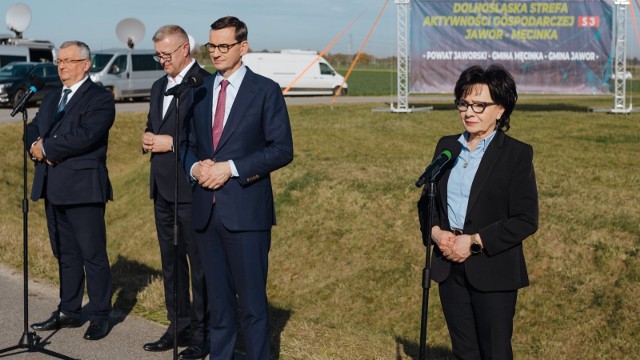 Premier Mateusz Morawiecki i Marszałek Sejmu RP Elżbieta Witek odwiedzili Dolnośląską Strefę Aktywności Gospodarczej S3 Jawor 28.10.2022