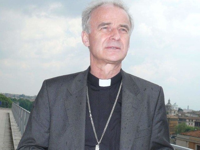 Biskup Florczyk zaprasza na rajd rodzinny.