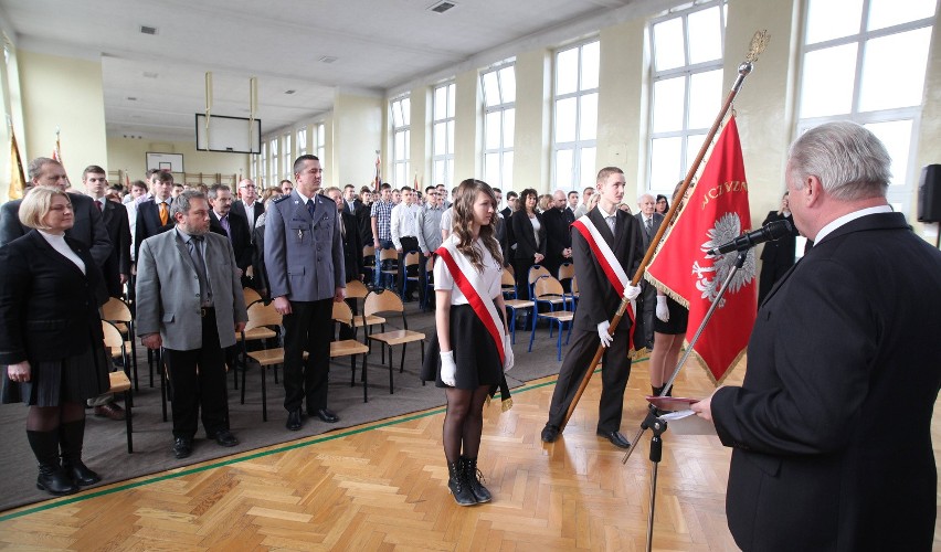 Uczniowie łódzkich szkół oddali hołd bohaterom stanu wojennego [ZDJĘCIA]