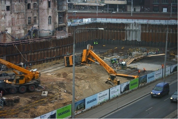 Wrocław, wypadek na terenie budowy biurowca firmy Skanska....