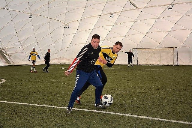 W Libiążu wystartowały rozgrywki piłkarskie na sztucznym boisku pod balonem