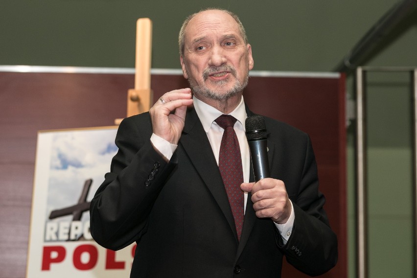 Antoni Macierewicz odebrał nagrodę „Patriota Roku 2016” [ZDJĘCIA]