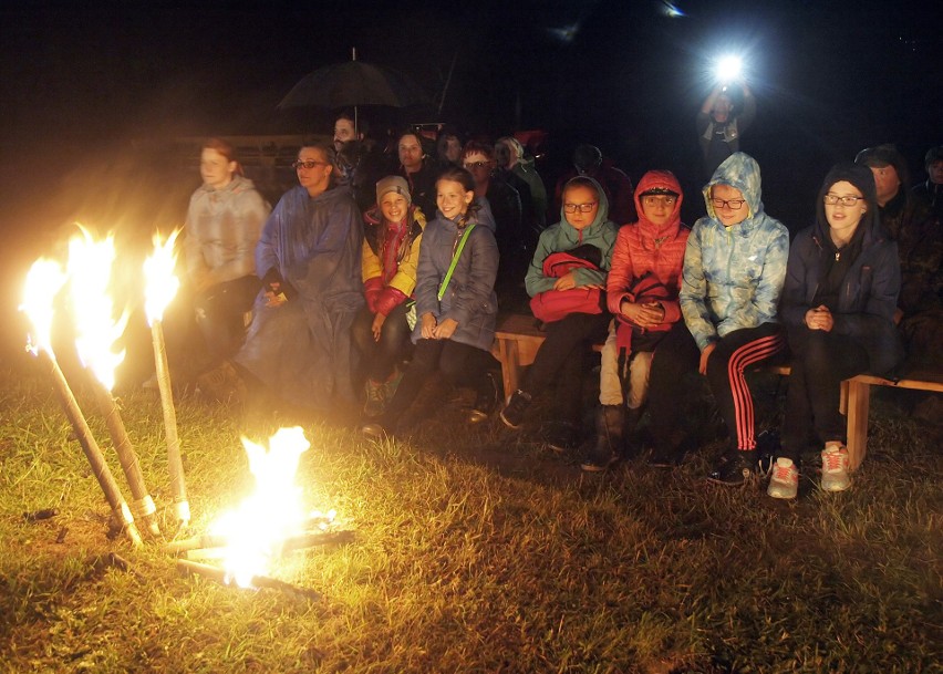 Odkryj Beskid Wyspowy. W sobotni deszczowy wieczór pokonali Korab, a w niedzielny słoneczny poranek wspięli się na Jaworz