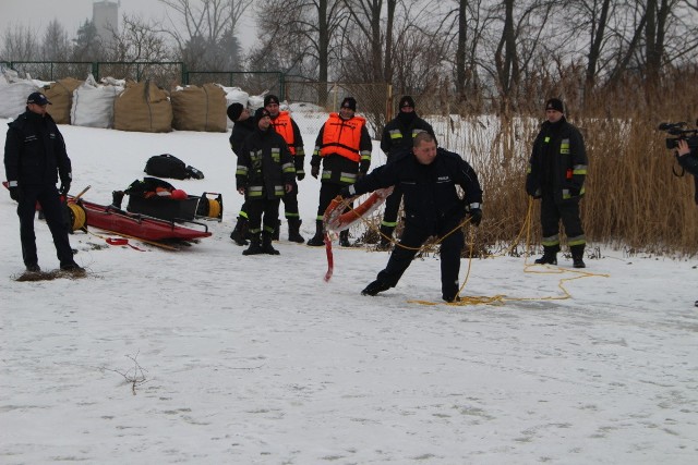 Policja z Sokółki szkoliła się z zakresu ratownictwa na lodzie