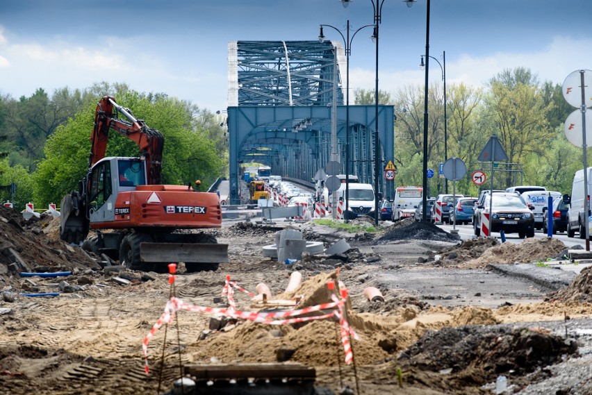 1 miliard 399 milionów złotych dochodów, nieco ponad półtora...