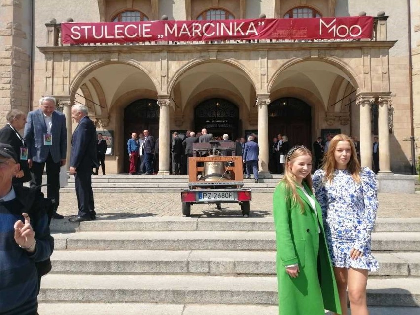 Na obchody do Poznania przyjechali absolwenci z różnych...
