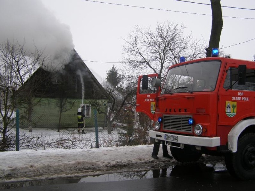 Pożar w Starym Polu. Jedna osoba w stanie ciężkim trafiła do szpitala