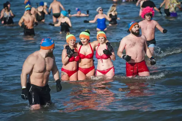 Ta największa w Europie impreza miłośników zimowych kąpieli w morzu, ze względu na pandemię, została właśnie przeniesiona na inny termin.