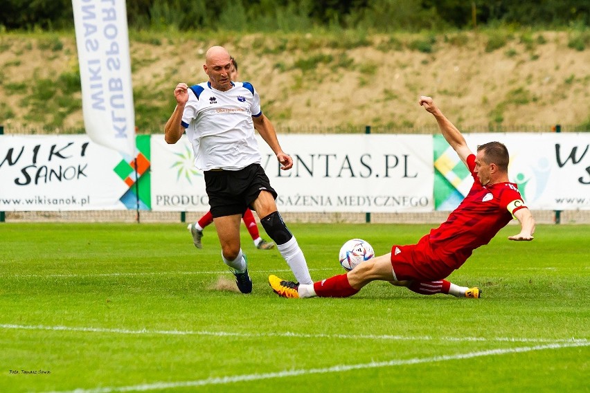 OAB Krosno. Hat-trick w 3. minuty. 0:25 Jabłonki z Cosmosem II. Absolutna demolka!  [WYNIKI, BRAMKI, STRZELCY]