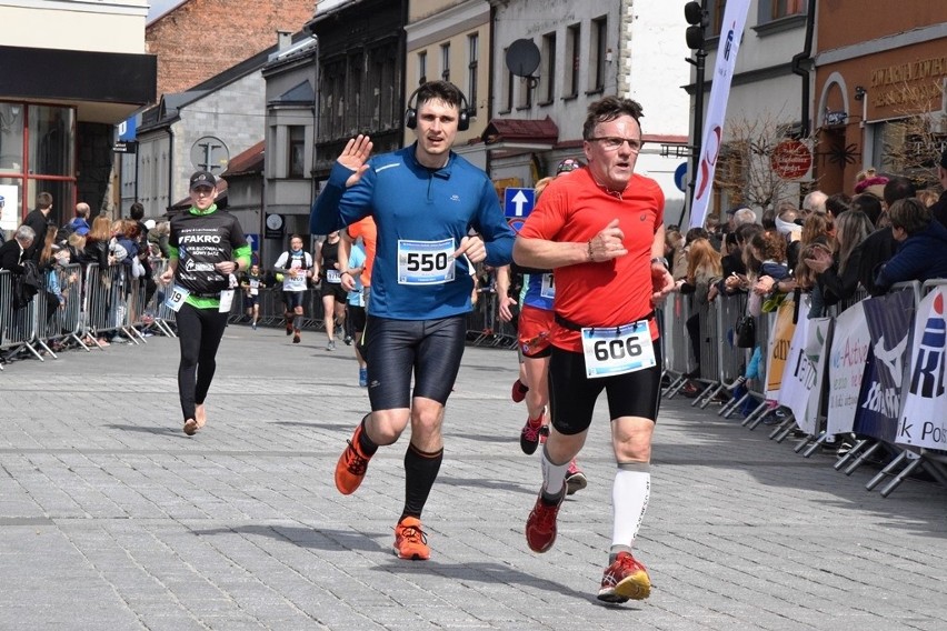 Półmaraton dookoła Jeziora Żywieckiego 2019: Polak tuż za Kenijczykami! ZDJĘCIA, WYNIKI