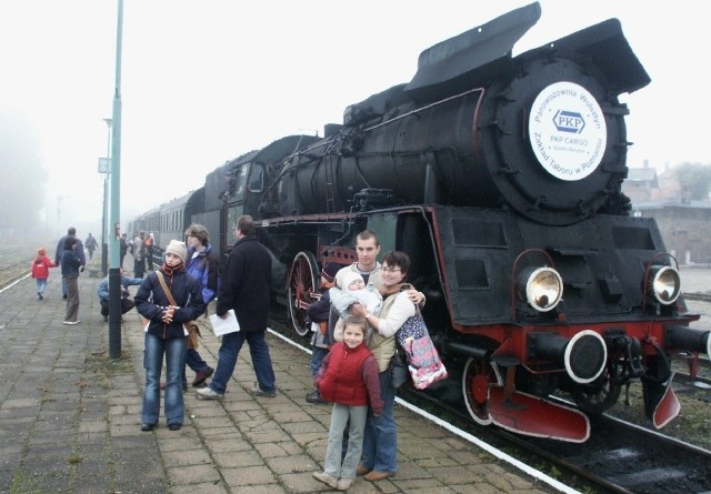 Przejazdy zabytkowych lokomotyw zawsze budziły zainteresowanie mieszkańców lubusko-wielkopolskiego pogranicza,