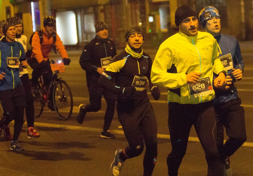 Trzecia Dycha do Maratonu 2018. Nocne marki biegowe w akcji (ZDJĘCIA, WIDEO)