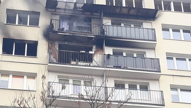 Pożar w wieżowcu na Wileńskiej w Łodzi. Ewakuowano 27 osób. Są poszkodowani - wśród nich dziecko. Czytaj, zobacz ZDJĘCIA na kolejnym slajdzie >>>