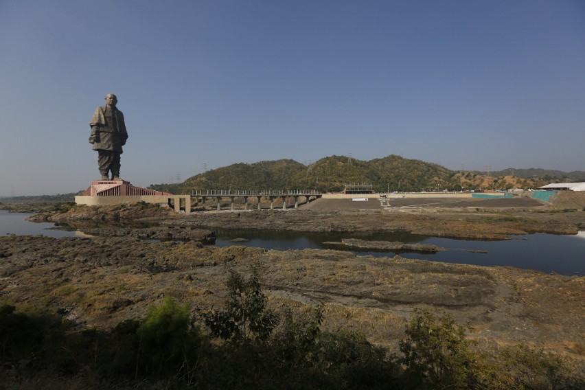 Indie: Odsłonięto najwyższy pomnik świata. Statua Sardara Patela ma 182 metry wysokości [WIDEO] [ZDJĘCIA]