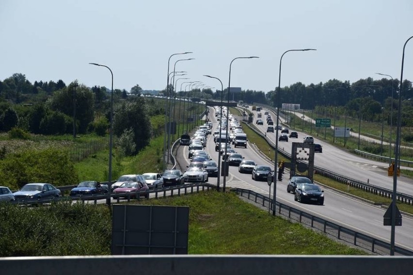 Gigantyczne korki nad morze w sobotę, 8 sierpnia. Na zdj....