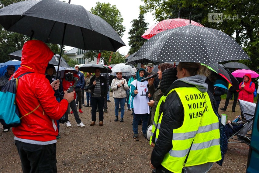 Protest antycovidowców w Szczecinie